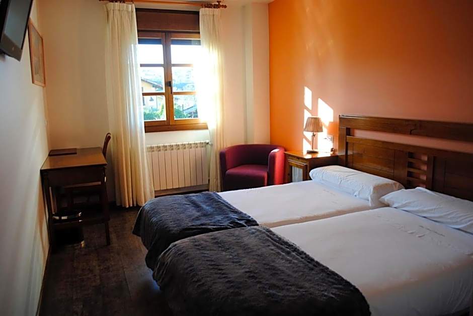 Hotel Rural Foncubierta