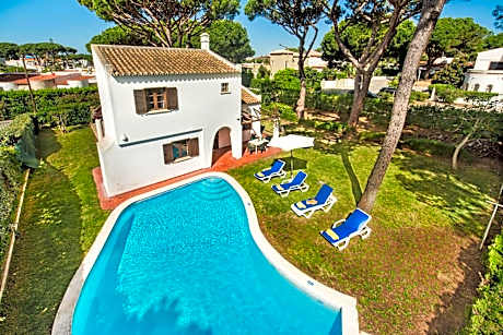 Perfect Retreat Overlooking Pinhal Golf Course, Private pool, Off-street parking