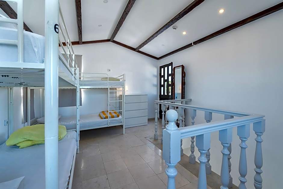 Blife Sun Hostel & Rooms