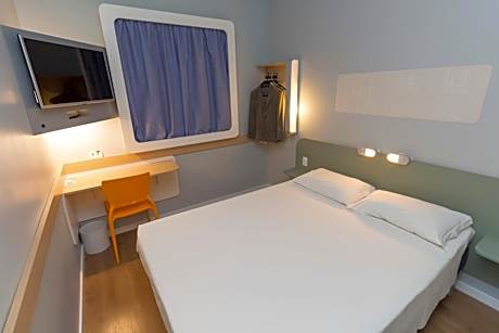 Standard Apartment with One Double Bed