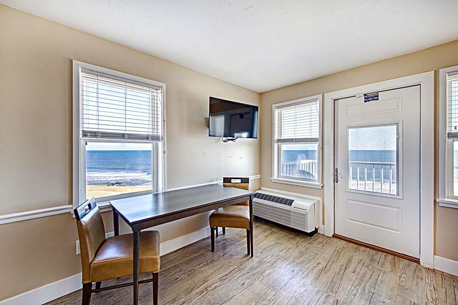 Commander Hotel & Suites