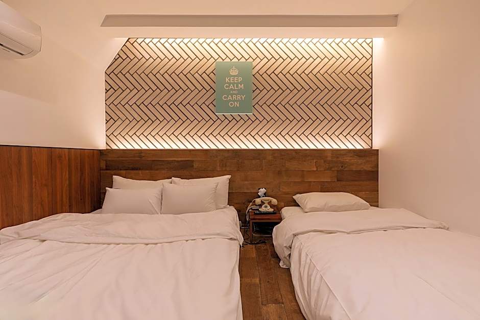 Guri Hotel in Cafe