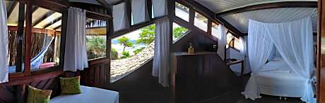 Deluxe Triple Room with Sea View