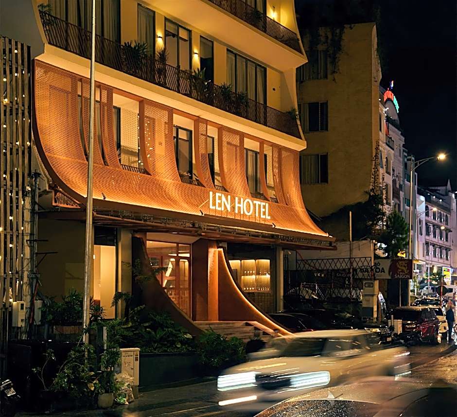 Len Hotel