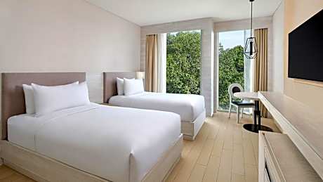 2 Twin Beds, Deluxe Room with Free Daily Mini-bar