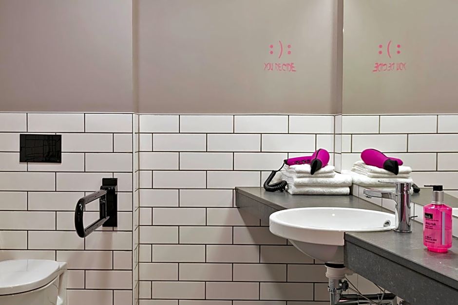 Moxy by Marriott Frankfurt East