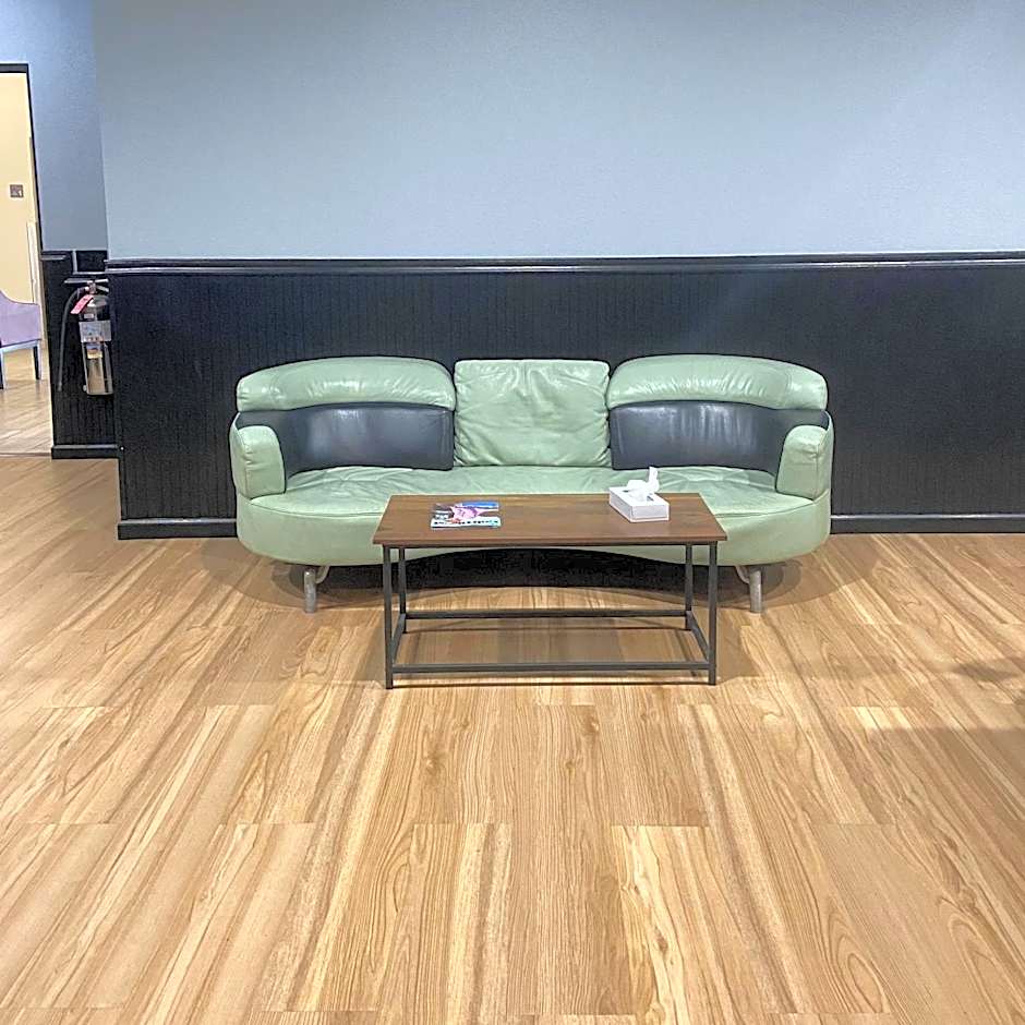 HomeTowne Studios by Red Roof Painted Post