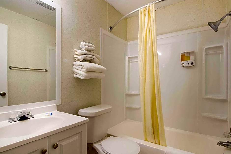 Rodeway Inn & Suites Sidney Historic Downtown I-80