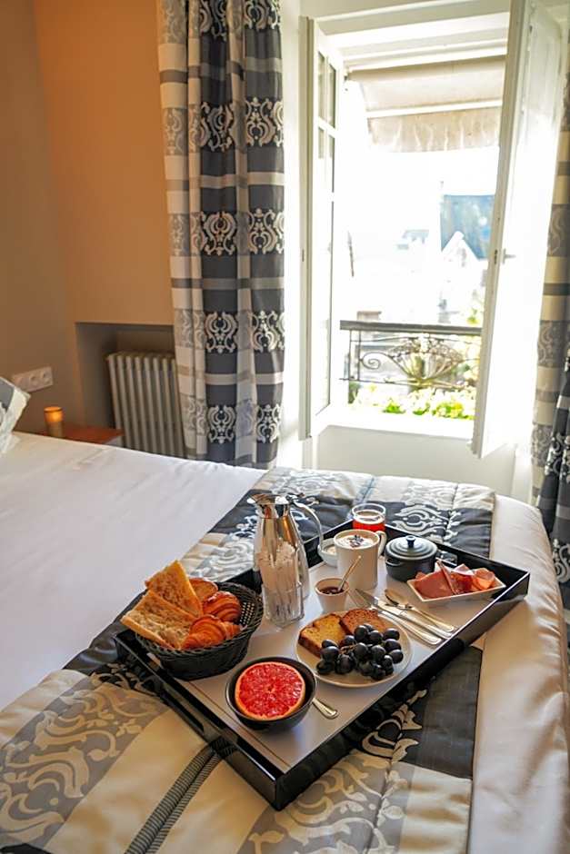 Hotel Le Lion D'Or et Restaurant La Table Du Lion