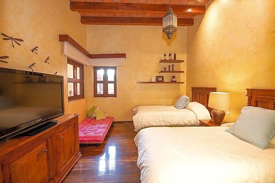 Exclusive Luxury Guest Center House