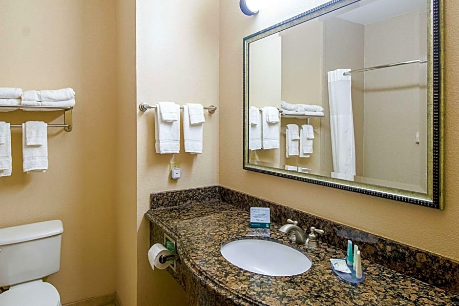 Quality Inn & Suites