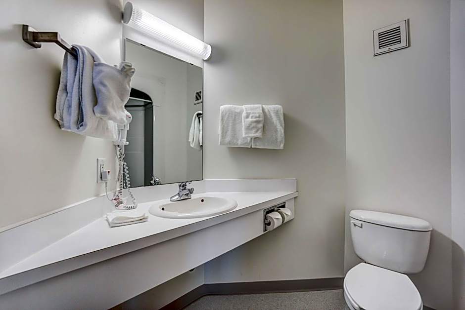 Motel 6-Red Deer, AB