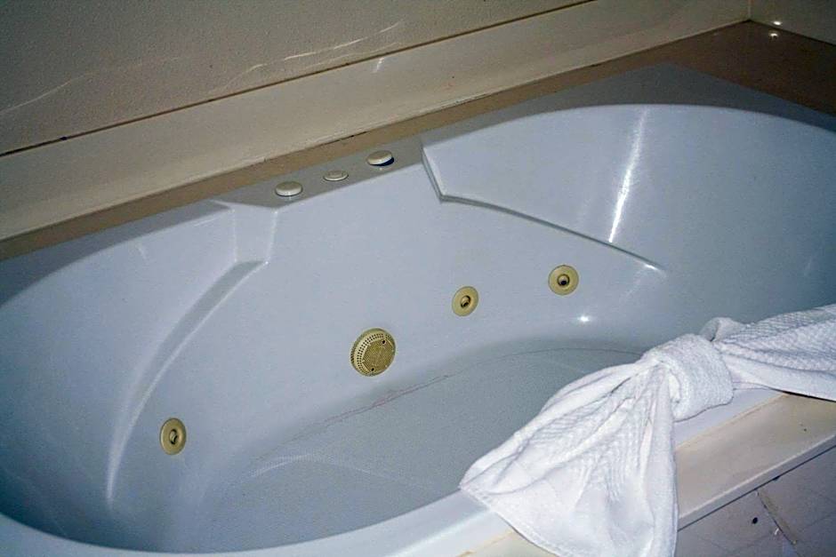 Quality Inn & Suites Wichita Falls I-44