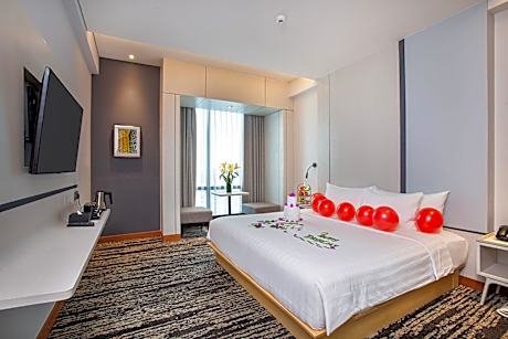 Deluxe Double or Twin Room with City View