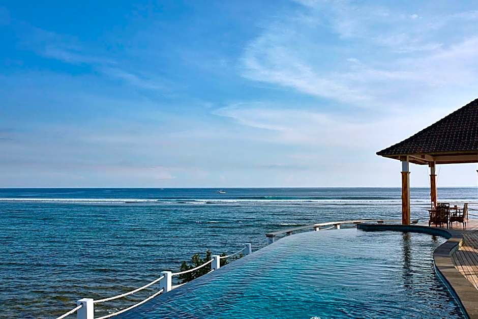 Ombak Bay Lembongan