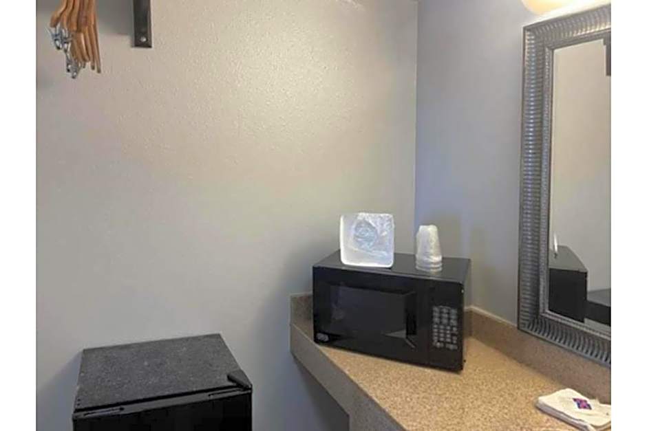 Motel 6 Riviera Beach FL