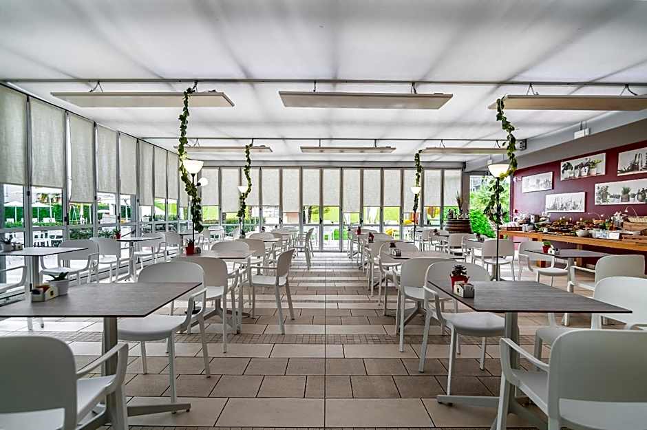 Domino Suite Hotel & Residence