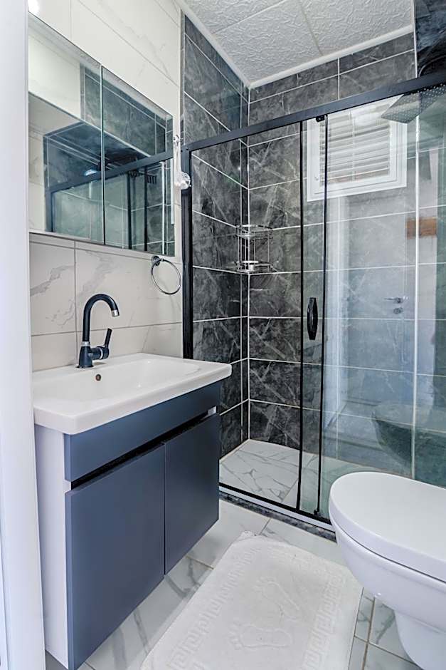 Niko Airport Black Sae Hotel