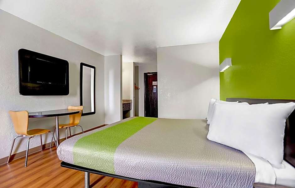 Motel 6-Moriarty, NM