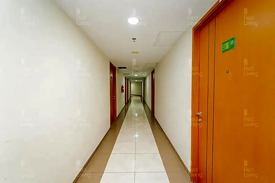 RedLiving Apartemen Green Lake View Ciputat - Hanna Property Tower B