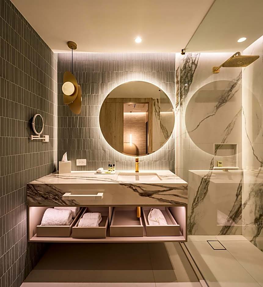 Le Parc Hotel, Beyond Stars