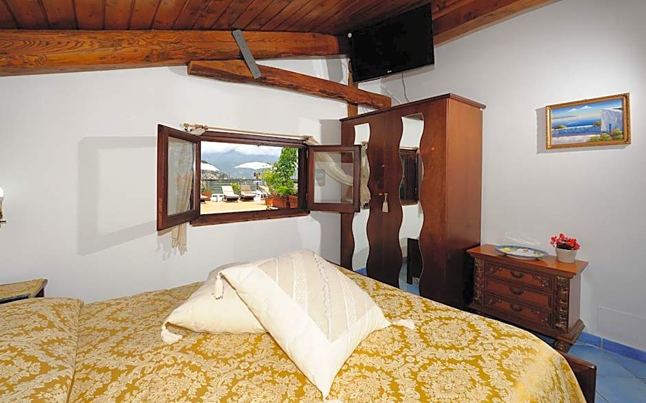 Photo 1 of 8 of Suite