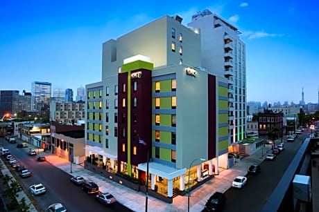 Home2 Suites Long Island City/Manhattan View