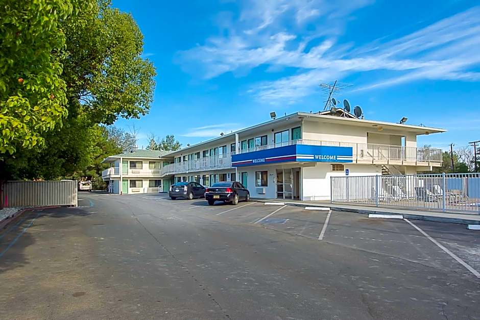 Motel 6-Red Bluff, CA