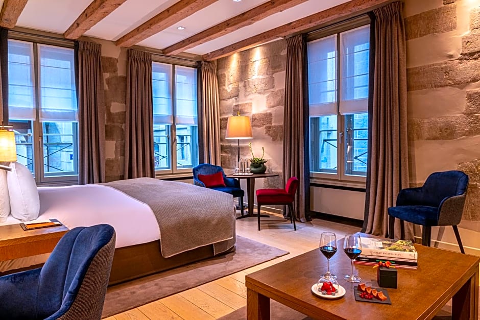 Les Armures Hotel