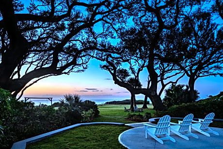 Beachview Club Hotel