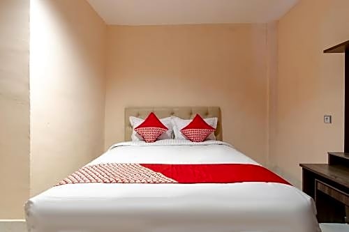 OYO 2895 Paranginan Residence