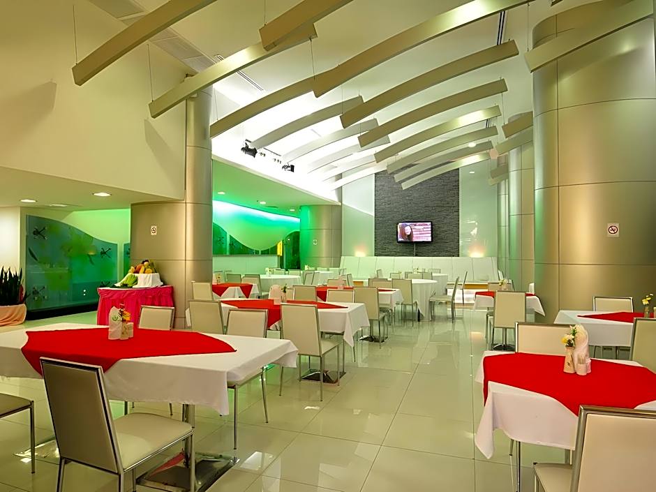 Mayflower Grande Hotel