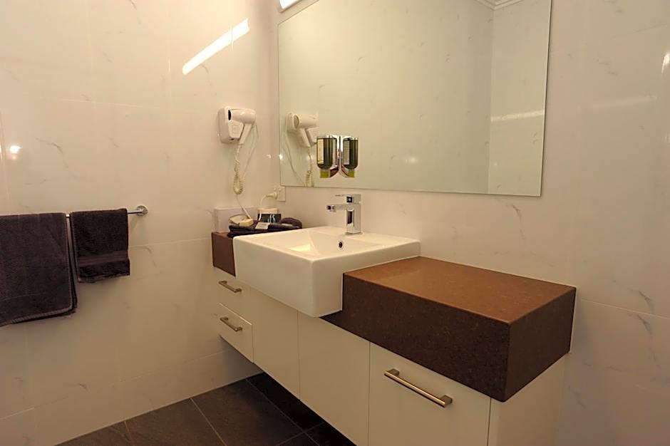 Horsham Mid City Court Motel