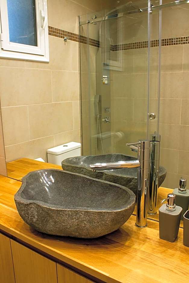 12 Keys Athens Apartments