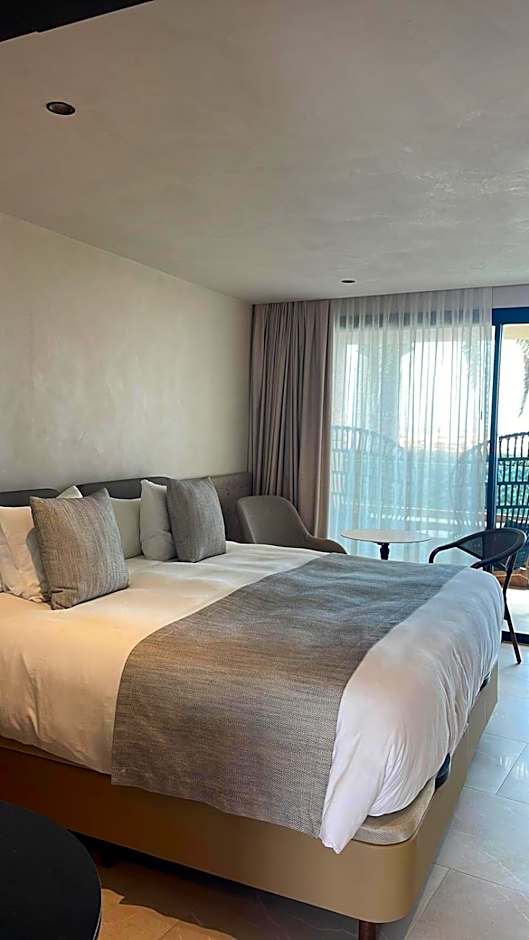 TenSuites - Adults Only