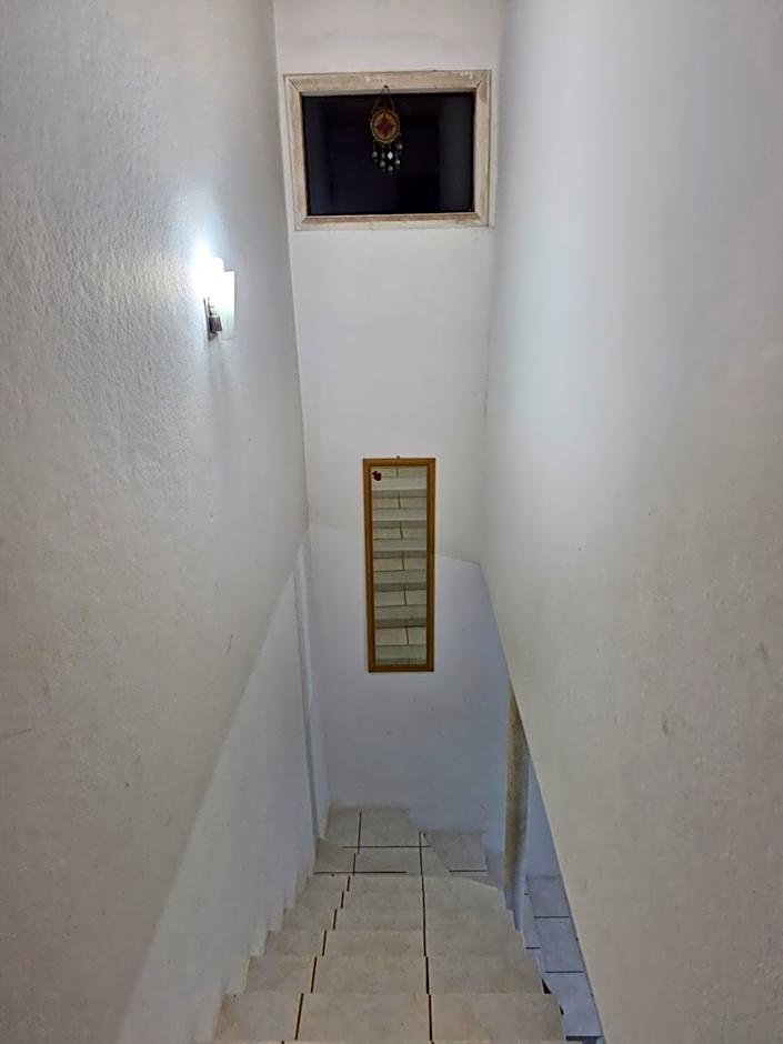 Sobrado em condomínio quase pé na areia em Juquehy