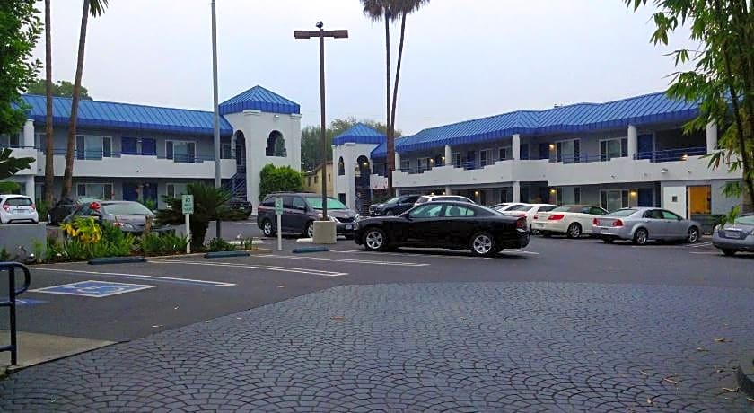 Hotel Current