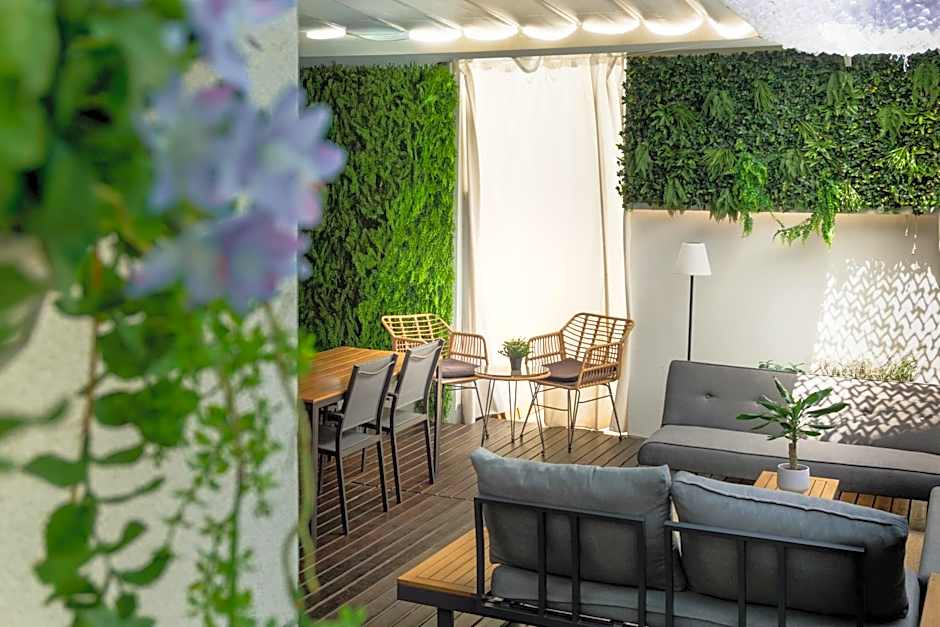 Amare Suite & Apartments