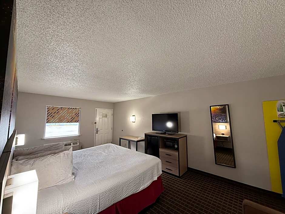 Days Inn by Wyndham San Antonio Interstate Hwy 35 North
