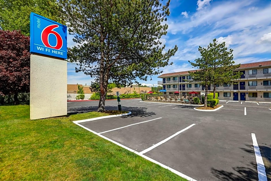 Motel 6 Kirkland, WA - North Kirkland