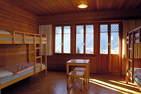 Sextuple Room with Shared Bathroom