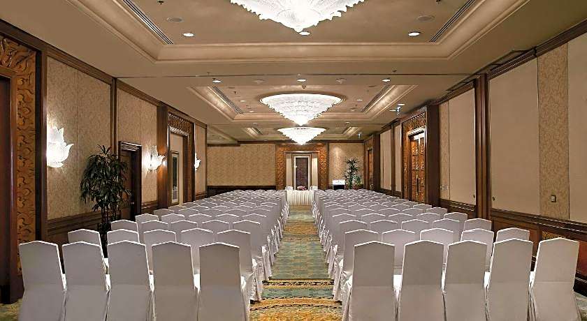 Shangri-la Hotel Surabaya