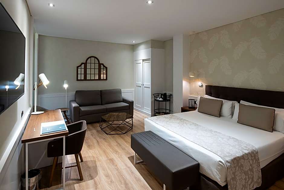 Catalonia Puerta Del Sol