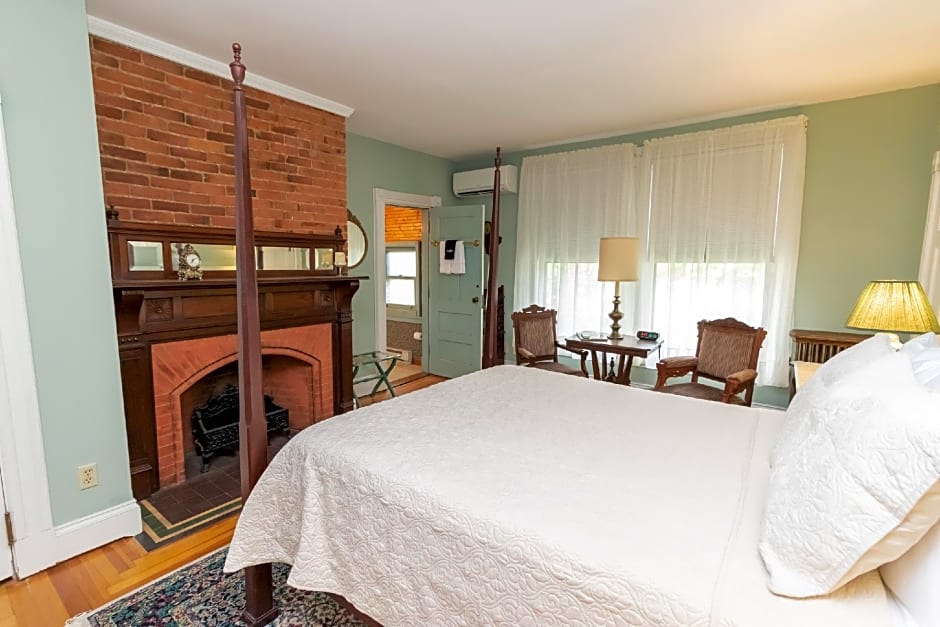 Saratoga Dreams Bed and Breakfast