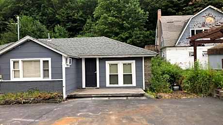 Reynolds House inn