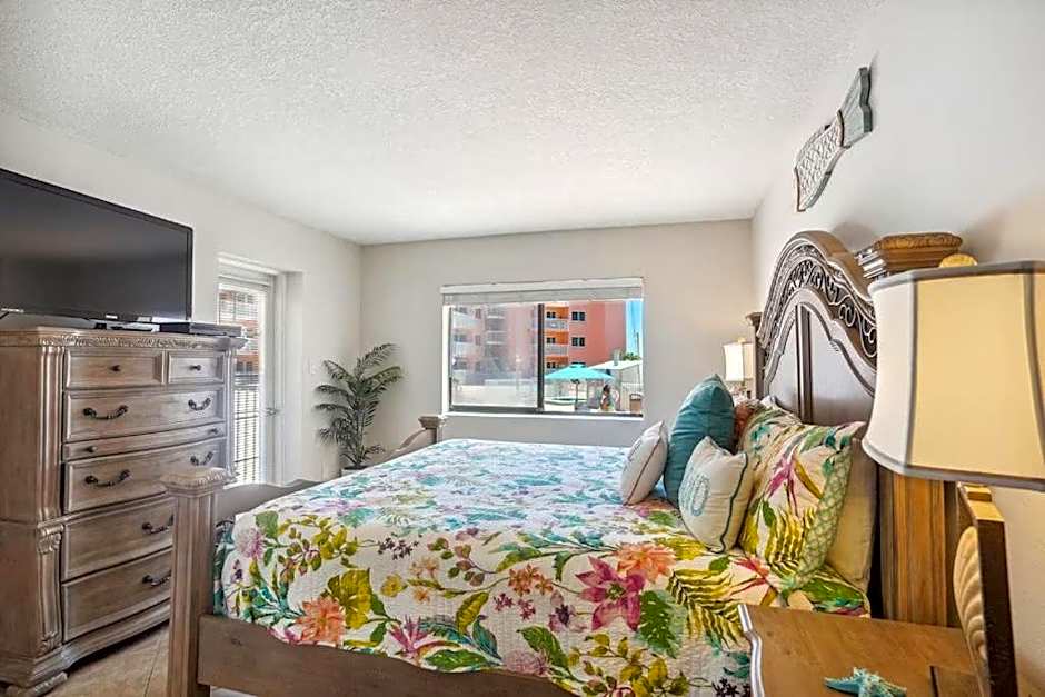 Beach Palms- Unit 102