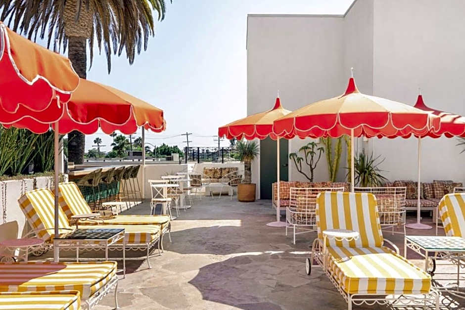 Silver Lake Pool & Inn