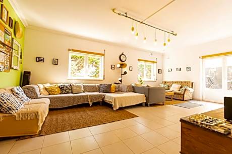 Pineapple Surf House