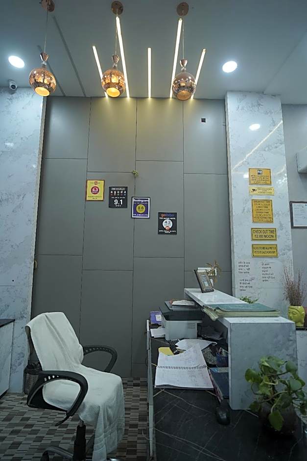 Hotel Adhiraj Inn