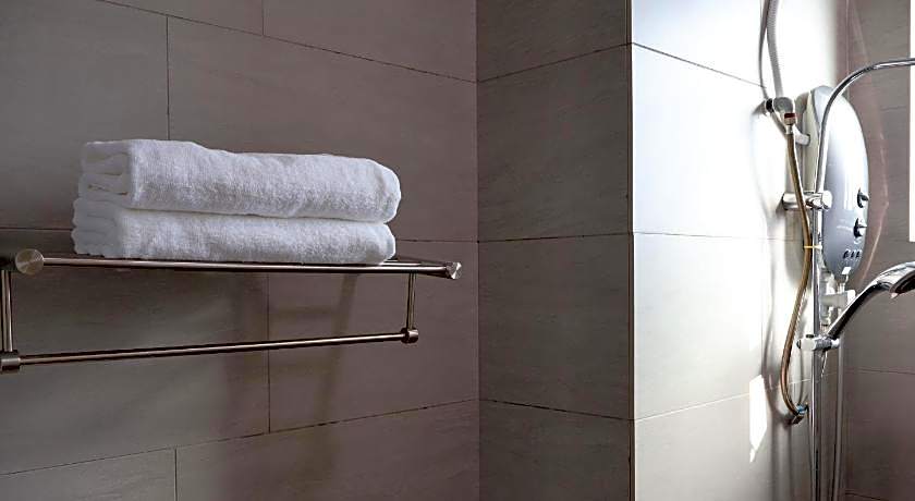 EMPORIUM,DELOFT@KUCHING(2R,3Beds,1Bath,4Pax)